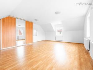 Pronájem kanceláře, Průhonice, Pod Valem II., 400 m2