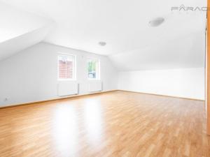 Pronájem kanceláře, Průhonice, Pod Valem II., 400 m2