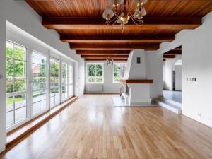 Pronájem kanceláře, Průhonice, Sadová, 350 m2