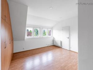 Pronájem kanceláře, Průhonice, Sadová, 350 m2