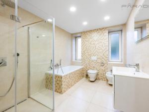 Pronájem kanceláře, Průhonice, Sadová, 350 m2