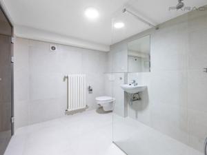 Pronájem kanceláře, Průhonice, Sadová, 350 m2