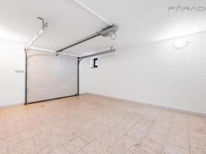 Pronájem kanceláře, Průhonice, Sadová, 350 m2