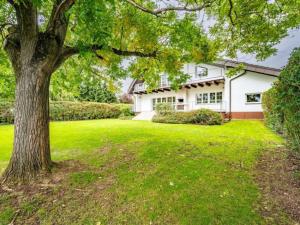 Pronájem kanceláře, Průhonice, Sadová, 350 m2