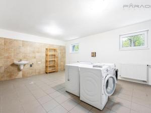 Pronájem kanceláře, Průhonice, Pod Valem II., 300 m2