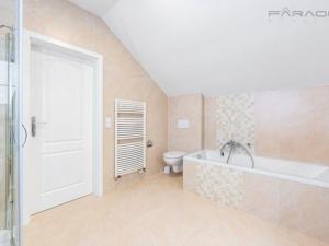 Pronájem kanceláře, Průhonice, Pod Valem II., 300 m2