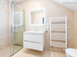 Pronájem kanceláře, Průhonice, Pod Valem II., 300 m2