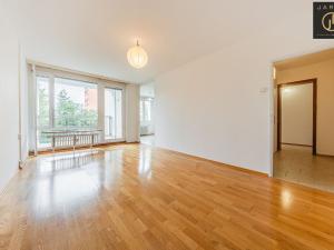 Prodej bytu 2+1, Praha - Kobylisy, Famfulíkova, 62 m2