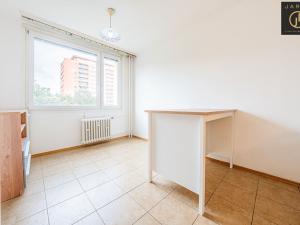 Prodej bytu 2+1, Praha - Kobylisy, Famfulíkova, 62 m2