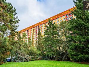 Prodej bytu 2+1, Praha - Kobylisy, Famfulíkova, 62 m2