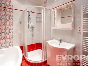 Prodej bytu 4+1, Praha - Holešovice, Veletržní, 101 m2