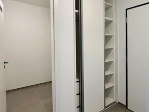 Pronájem bytu 2+kk, Praha, Milánská, 60 m2