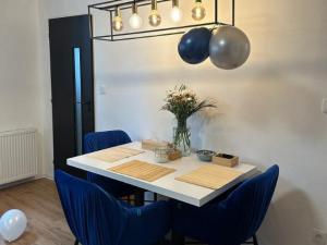 Pronájem rodinného domu, Praha - Hostivař, Hornoměcholupská, 230 m2