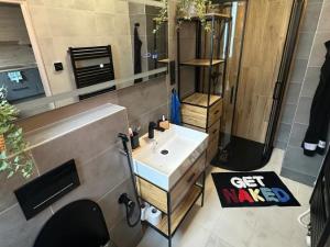 Pronájem rodinného domu, Praha - Hostivař, Hornoměcholupská, 230 m2