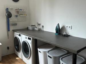 Pronájem rodinného domu, Praha - Hostivař, Hornoměcholupská, 230 m2