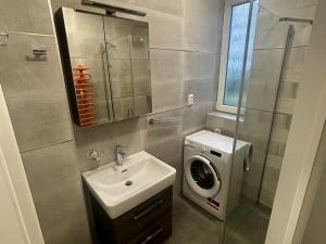 Pronájem bytu 2+kk, Praha - Břevnov, 59 m2