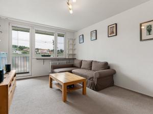 Prodej bytu 3+1, Praha - Řepy, Nevanova, 70 m2