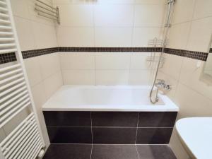 Pronájem bytu 2+kk, Brno - Líšeň, Houbalova, 61 m2