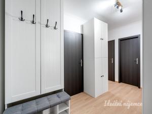 Pronájem bytu 3+1, Praha - Nusle, Pujmanové, 68 m2