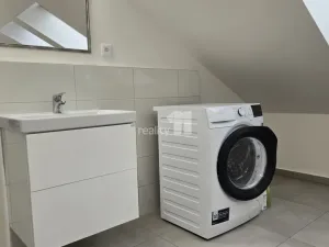 Pronájem bytu 2+kk, Praha - Bubeneč, Korunovační, 40 m2