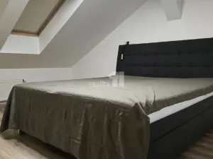 Pronájem bytu 2+kk, Praha - Bubeneč, Korunovační, 40 m2