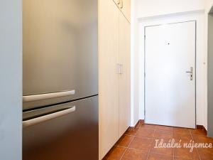 Pronájem bytu 1+kk, Praha - Záběhlice, Záběhlická, 33 m2