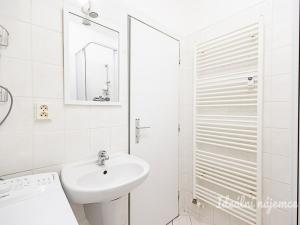 Pronájem bytu 1+kk, Praha - Záběhlice, Záběhlická, 33 m2