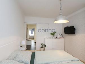Pronájem bytu 2+1, Praha, Drahobejlova, 64 m2