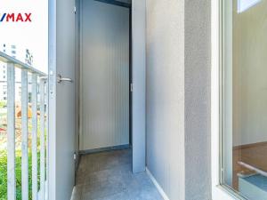 Pronájem bytu 1+kk, Praha - Modřany, Mezi vodami, 32 m2