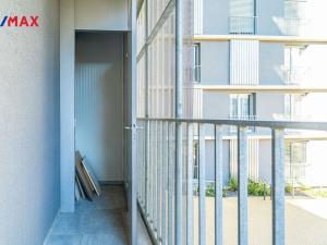 Pronájem bytu 1+kk, Praha - Modřany, Mezi vodami, 32 m2