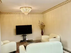 Pronájem rodinného domu, Praha - Kunratice, Na jahodách, 250 m2