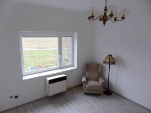 Pronájem bytu 1+1, Stará Paka, Tovární, 38 m2