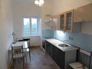 Pronájem bytu 1+1, Stará Paka, Tovární, 38 m2