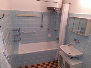 Pronájem bytu 1+1, Stará Paka, Tovární, 38 m2