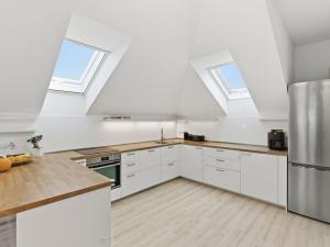 Prodej bytu 4+kk, Křížkový Újezdec - Čenětice, 158 m2