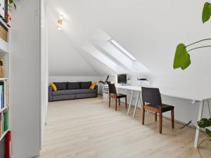 Prodej bytu 4+kk, Křížkový Újezdec - Čenětice, 158 m2