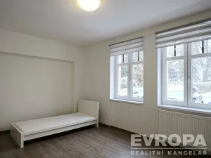 Prodej bytu 2+1, Nový Bor, Palackého náměstí, 66 m2