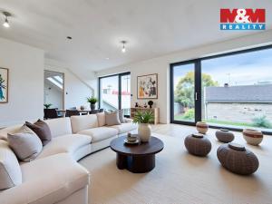 Prodej bytu 4+kk, Praha - Holyně, náměstí Pod lípou, 128 m2