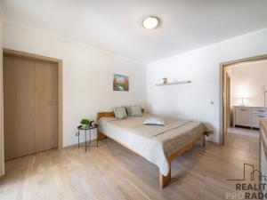 Prodej rodinného domu, Srubec, Slunečná, 230 m2