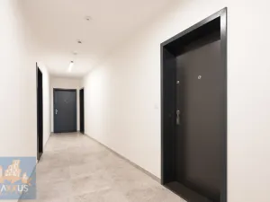 Pronájem bytu 1+kk, Praha - Horní Měcholupy, Milánská, 31 m2