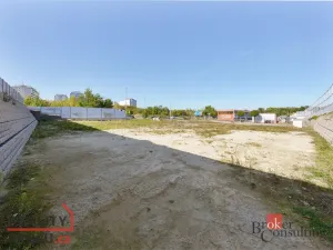 Pronájem komerčního pozemku, Mělník, 1708 m2