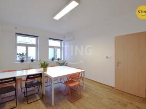 Pronájem kanceláře, Zlín, třída Tomáše Bati, 108 m2