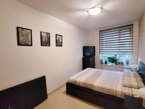 Pronájem bytu 2+kk, Praha - Střížkov, Makedonská, 48 m2