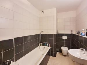 Pronájem bytu 2+kk, Praha - Střížkov, Makedonská, 48 m2