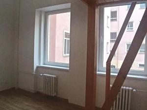 Pronájem bytu 2+1, Karlovy Vary, nábřeží Jana Palacha, 63 m2