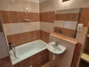 Pronájem bytu 1+kk, Karlovy Vary, Východní, 21 m2