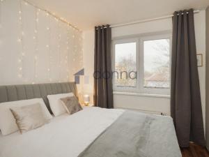 Pronájem bytu 2+kk, Praha, U staré cihelny, 54 m2