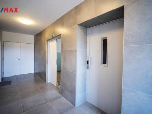 Prodej bytu 1+kk, Trmice, Nerudova, 20 m2
