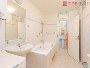 Prodej bytu 3+1, Praha, Senovážné náměstí, 91 m2
