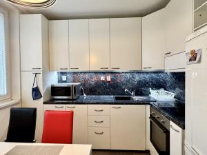 Pronájem bytu 1+1, Hustopeče, Školní, 35 m2